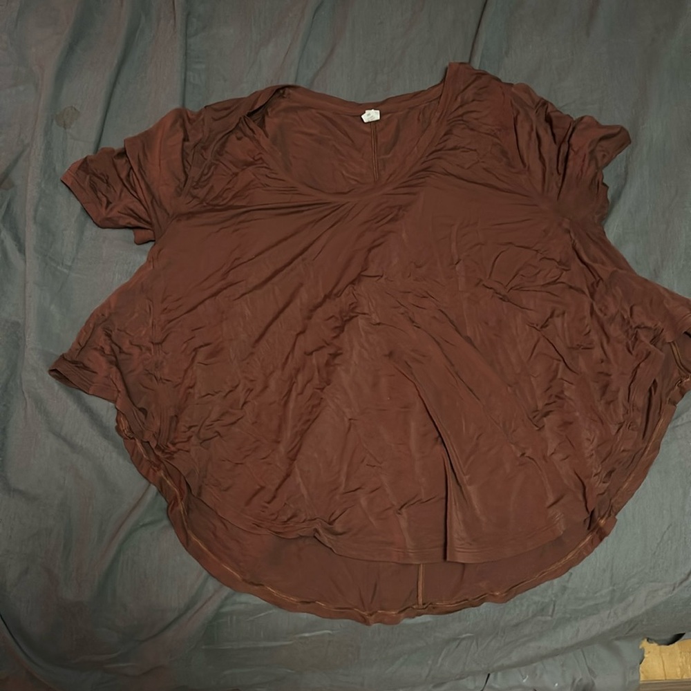 Lululemon
Size 6
Brownish-Red